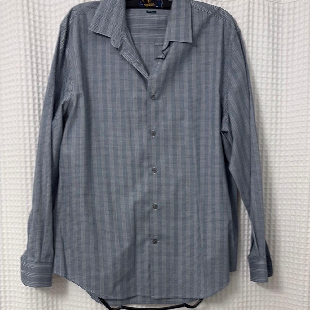 Perry Ellis Blue and White Button Down Shirt Size L